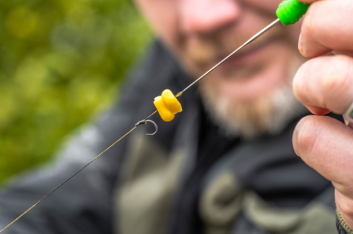 Вързани куки без контра на косъм KORUM Big Fish Braided Hair Rigs с жълт примамлив кук. Водещи технологии за риболов.