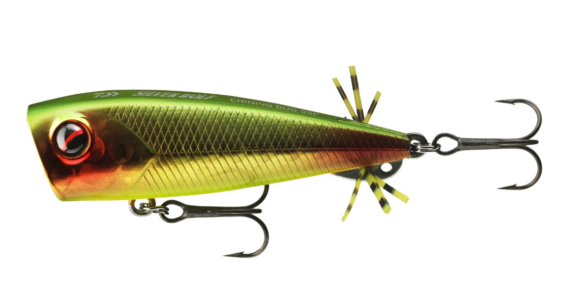 Попер DAIWA PROREX CHINING BUG 55F - 7cm/12.9gr in green gold red tail design.