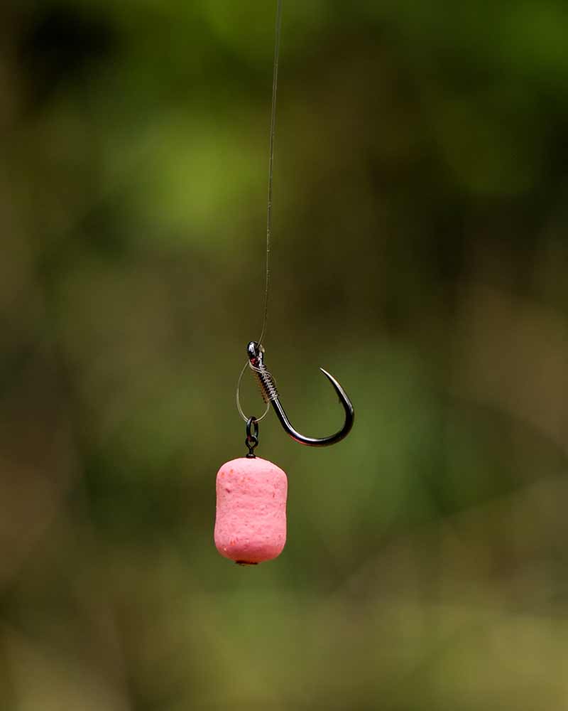 Готов монтаж FOX Carp Ready Rigs Fluoro D-Rig CCR204 на крючке с розовой наживкой