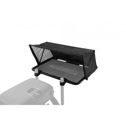 Маса PRESTON OFFBOX 36 VENTA-LITE HOODIE SIDE TRAY XL с мрежесто покритие и повдигната част за защита на стръвта.
