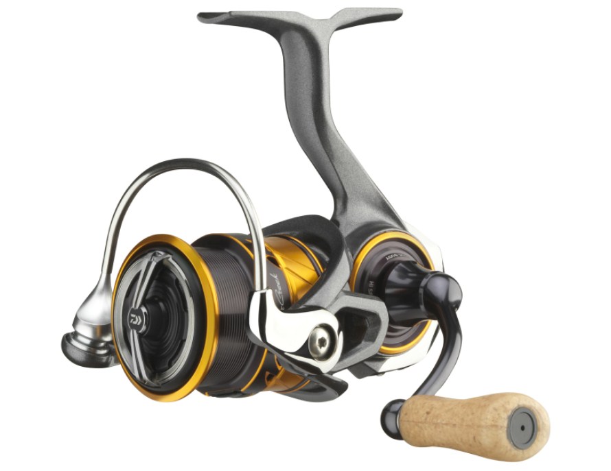 Макара с преден аванс DAIWA 22 SILVER CREEK MQ LT - риболовна макара с жълто-черен дизайн за пъстърва.