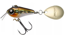 Тейлспинър TIEMCO SPINNERTAIL RIOT BLADE S - 2.5cm/9.0gr с #15 HOLO ZACCO, идеален за риболов в обширни водни площи.