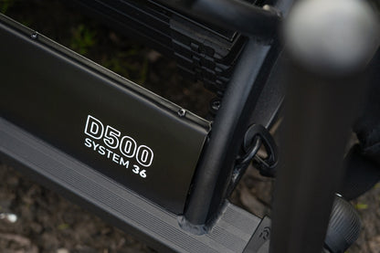 Платформа DAIWA D500SB - D36 с отличен дизайн и функционалност за риболовни приключения.