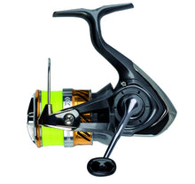 Макара с преден аванс DAIWA 20 LAGUNA+J-BRAID X4 YELLOW, уникален риболовен инструмент с LT концепция и ATD авансова система.