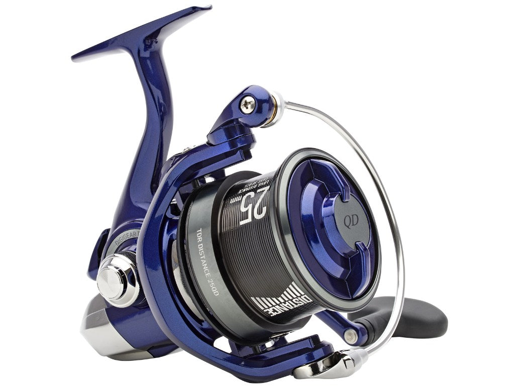 Макара за фидер DAIWA '23 TDR DISTANCE 25 QD с 25 мм шпула, проектирана за точен риболов на дистанция.