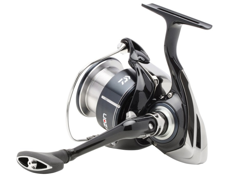 Макара за фидер DAIWA 24 NZON PLUS LT - изключителна прецизност и издръжливост за риболов.