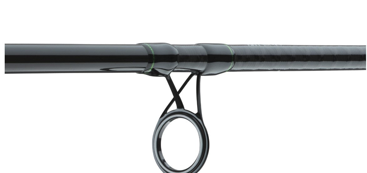 Спининг въдица DAIWA 25 MEGAFORCE CATFISH SPIN 2.40/2.70m - 180gr, детайл на катарама и бланка.