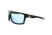 Слънчеви очила PRESTON Inception Leisure Sunglasses - Green/Ice blue с ледено синя леща и обгръщащ дизайн.
