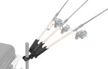 Стойка за 3 въдици PRESTON Offbox 36 Triple Rod Support с 3 въдици, удобно прикрепена и готова за риболов.