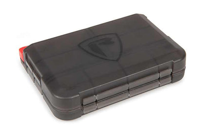 Кутии Fox Rage Accessory Box за безопасно и организирано съхранение на риболовни аксесоари.