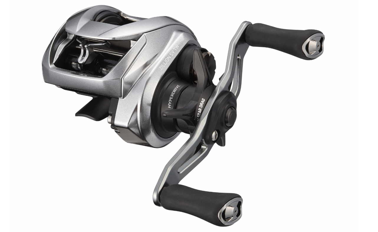 Бейткастинг макара DAIWA 21 ZILLION SV BAITCASTING TW PL/XHL с иновационна конструкция и удобни накрайници.