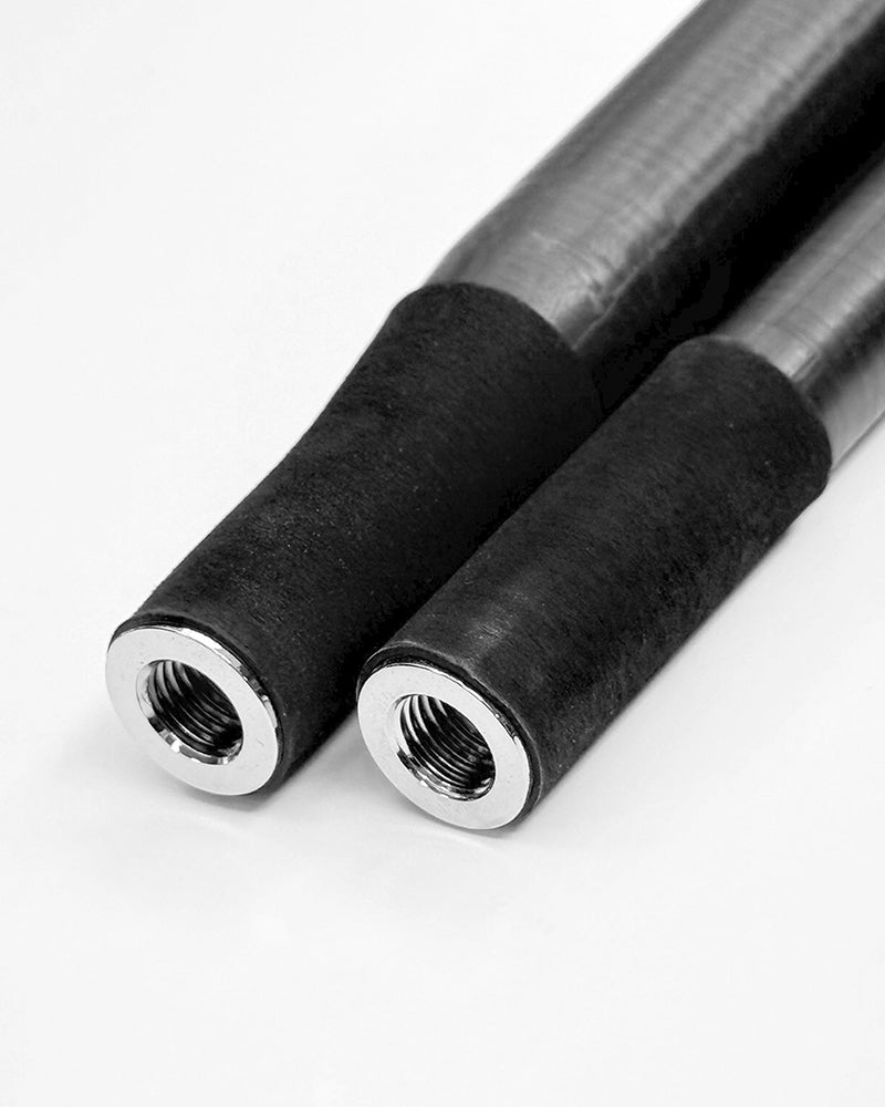 Дръжка за кеп DAIWA 25 AIR LANDING NET HANDLE 4.50m - подробен изглед на дръжката и нейния край.
