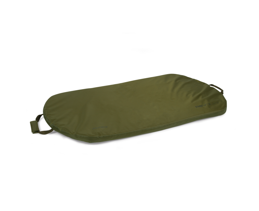 Карп дюшек - AVID REVOLVE FOLDING FLAT MAT in olive green color for fishing comfort.
