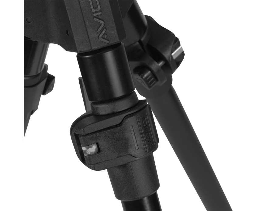 Трипод за мерене AVID PRO-Tect Deluxe Tripod детайл от крака и частите за регулиране в черен цвят.