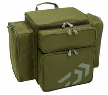 Раница DAIWA BLACK WIDOW COMPACT RUCKSACK in olive green color with multiple zippered compartments.