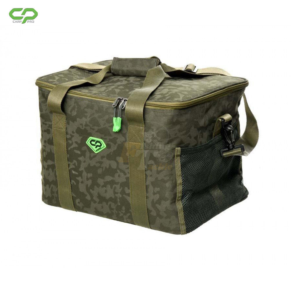 Хладилна чанта Carp Pro DIAMOND COOLER BAG 30L - CPL68513 с термоизолирана конструкция и камуфлажен дизайн.
