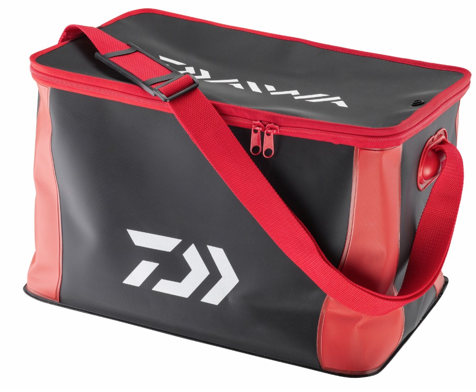 Чанта DAIWA EVA BAG FOLDABLE - L, водоустойчива и компактен дизайн, идеална за транспортиране на аксесоари и улов.
