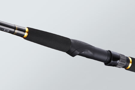 Спининг въдици DAIWA LURENIST MOBILE - 4 части с черен дръжка и златни акценти.