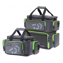 Чанта за примамки DAIWA PROREX D-BOX TACKLE BAG M/L, компактна, включваща D-кутии за риболовни принадлежности.