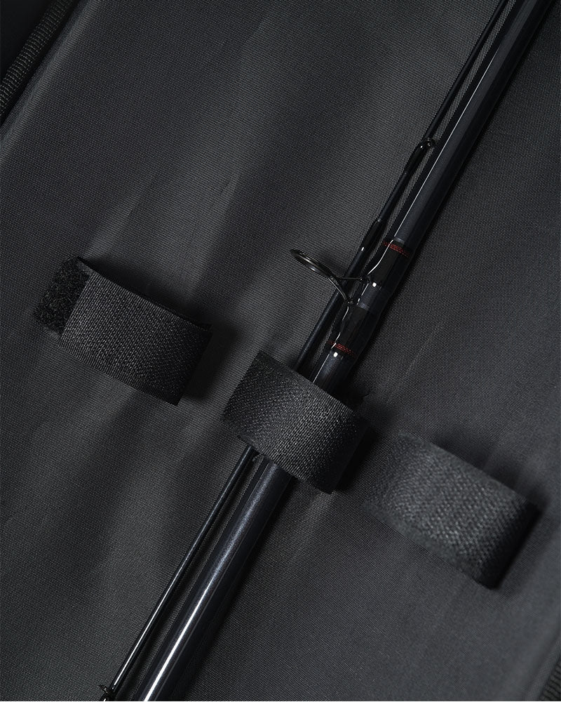 Двоен твърд калъф DAIWA MATCHMAN 2 ROD HOLDALL - 1.80m с велкро ленти за безопасно съхранение на въдици.