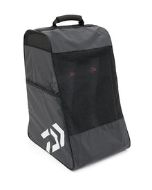 Чанта за ботуши DAIWA DVEC BOOT BAG с вентилирани панели и солидна основа за стабилност.