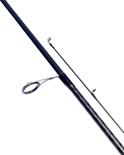 Спининг въдица DAIWA GEKKABIJIN HRF - 8"4'/2.54m/7-28g, детайлно изображение на върха и водач.