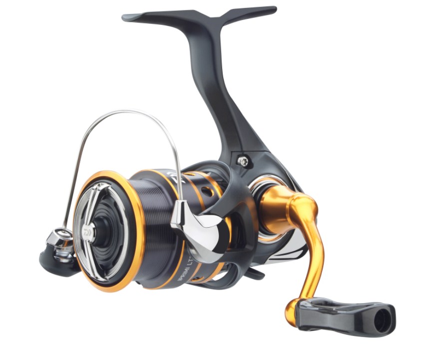 Макара с преден аванс DAIWA 24 IPRIMI LT с иновативен дизайн и оптимална чувствителност за риболов.