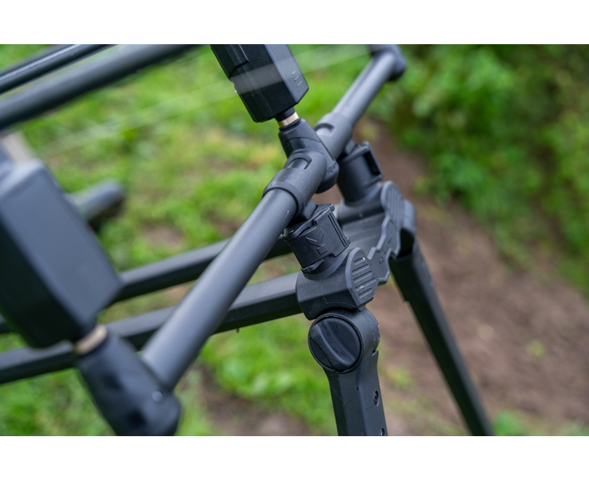 Родпод Korum DELUXE 3 ROD TRIPOD, детайл на конструкцията и механизма за регулиране