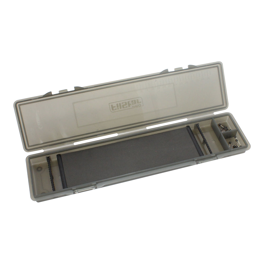 Кутия за монтажи FILSTAR ECO CARP RIG BOX с EVA пяна, куки и пинове за монтажи, прегледно съхранение.