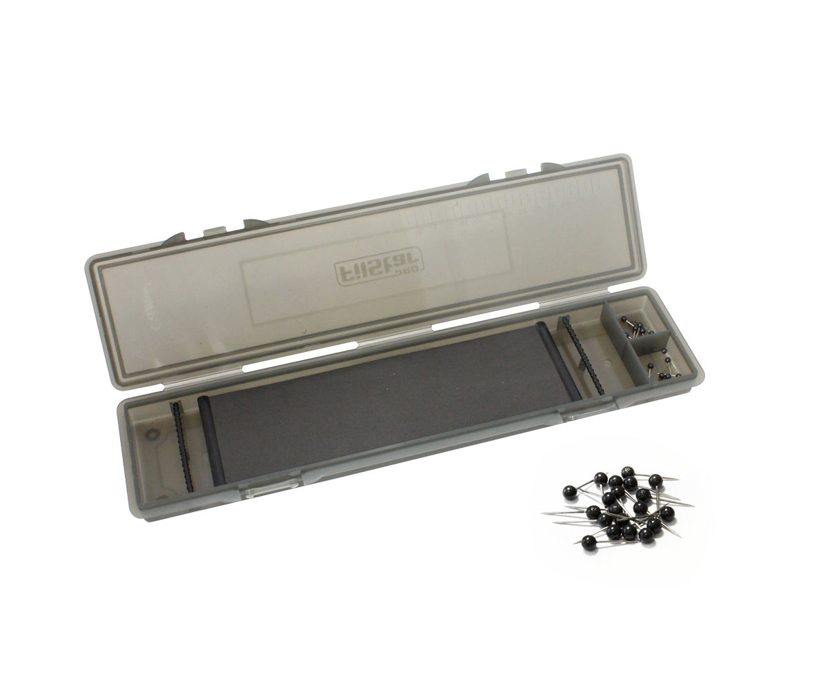 Кутия за монтажи FILSTAR ECO CARP RIG BOX с EVA вложка и 20 пина за прегледно съхранение на монтажи.