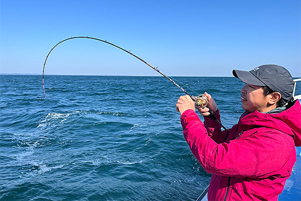 Спининг въдицa за Light Jigging морски риболов DAIWA LEADING LIGHT GAME 73 MH-190 - 1.90m/60-150gr, риболов на открито.