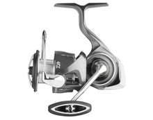 Макара с преден аванс DAIWA 24 LUVIAS LT - иновативен дизайн и висококачествени материали.