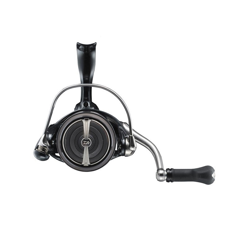 Макара DAIWA 24 CERTATE(G) LT - преден изглед с изображение на модерна спиннингова макара.