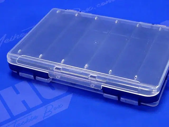 Кутия за примамки MEIHO REVERSIBLE F-86 CLEAR/NAVY с 10 отделения за воблери и примамки.