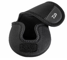Неопренов калъф за бейткастинг макара Daiwa NEOPRENE BAITCAST REEL COVER