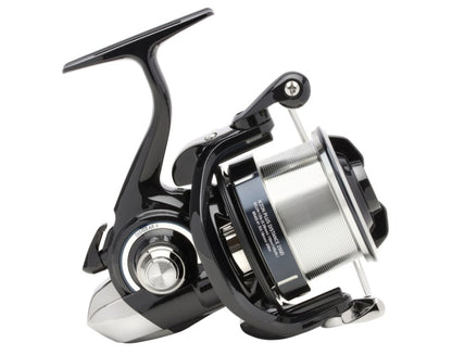Макара за фидер DAIWA 24 NZON PLUS DISTANCE 25 QD, изображение на макари за риболов с висок клас и мощен механизъм.