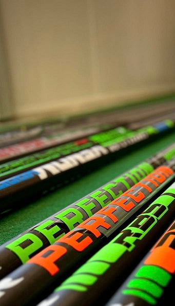 Щека MAVER PERFECTION TOP CARP 13m + Miniextension - /Модел 2026/ - риболовни пръти с ярки цветове.
