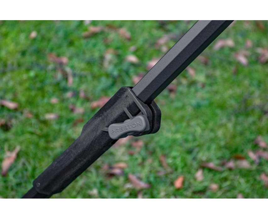 Удължаващи крака за ролер и стойка за топсети PRESTON ROLLER&ROOST LEG EXTENDERS on grass