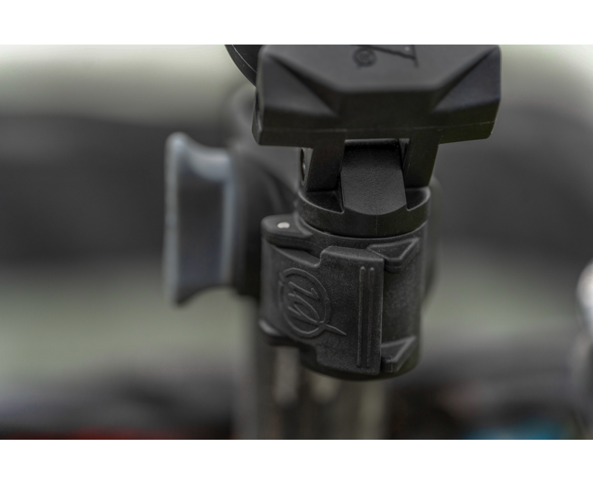 Хронометър PRESTON Offbox Stopwatch mechanism close-up detail.