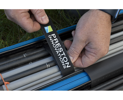 Твърд калъф PRESTON HARDCASE COMPACT KIT SAFE with fishing gear inside the case.