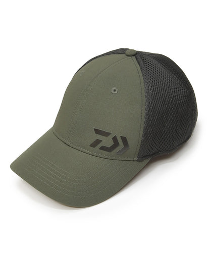 Шапка с козирка DAIWA PRO PERFORMANCE CAP - Green/Black с мрежеста част за удобно носене при риболов.