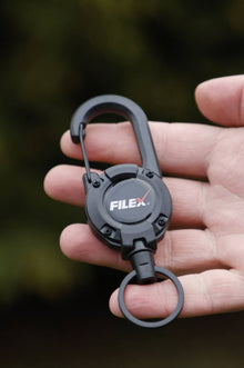 Клипс (Йо-Йо) Fil Fishing POWER RETRACTABLE LANYARD с прибираща се жица и голям ринг за инструменти.