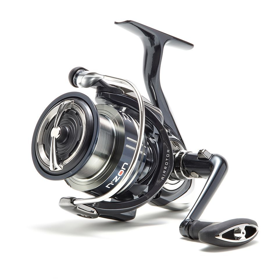 Макара за фидер DAIWA N'ZON PLUS LT - 6000SS-P с мощен и лек дизайн за риболов.