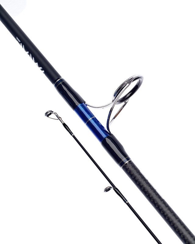 Спининг въдица DAIWA SALTIST TRAVEL SPIN 2.13m / 14-42gr - 4 секции с карбонова бланка и Fuji Alconite водачи.