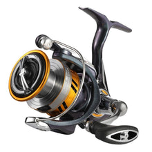 Макара с преден аванс - DAIWA '18 REGAL LT с нова DS5 карбонова конструкция и лека мощност.