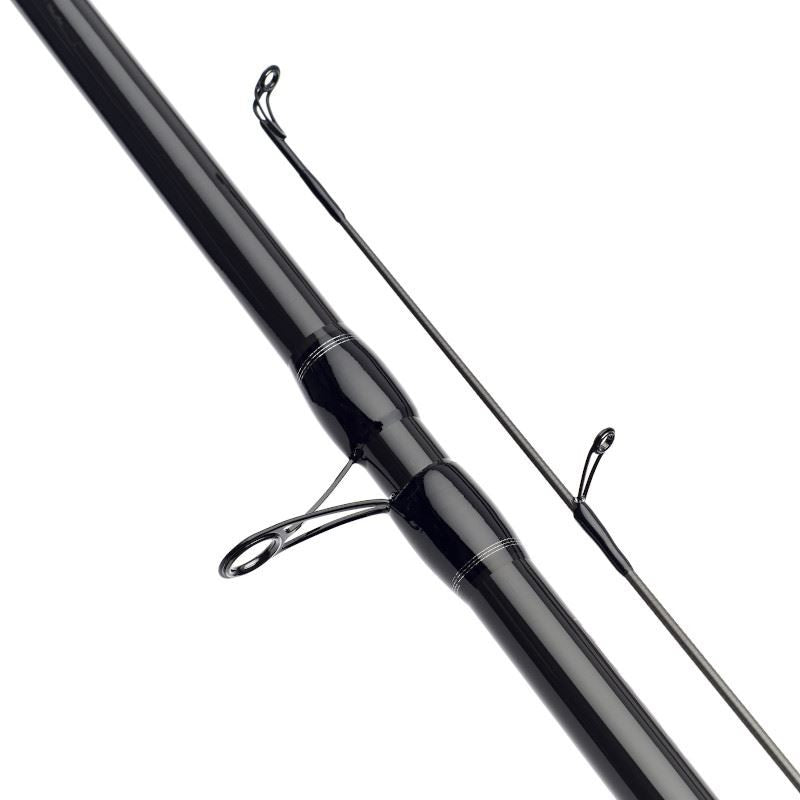 Мач въдица DAIWA CONNOISSEUR PRO MATCH WAGGLER 14ft - 4.27m / 3-15gr. - детайл на ловеца с преливаща черна боя.