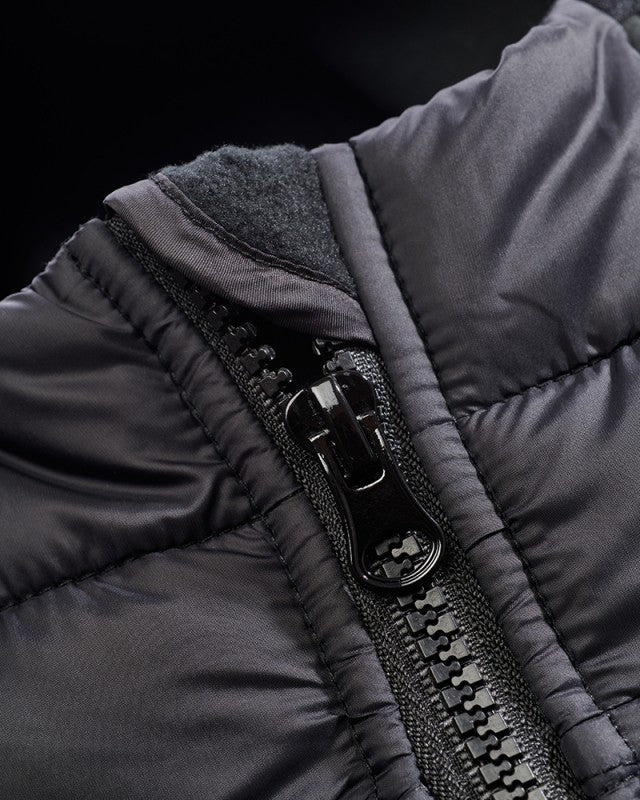 Яке - DAIWA D-VEC RIBBED SOFT SHELL JACKET з детайли на ципа и вложка от полар за уют.