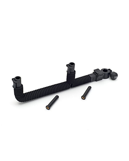Двойно прикачно за платформа - DAIWA D36 D-TATCH DOUBLE ACC ARM - LONG с оребрено EVA покритие и аксесоари.