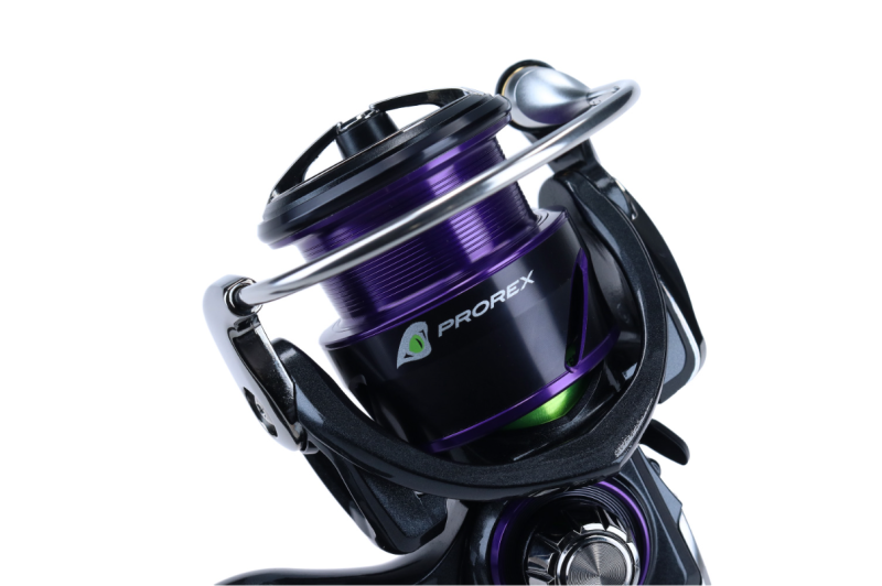 Макара с преден аванс - DAIWA '22 PROREX V LT с алуминиево тяло и иновационен дизайн.