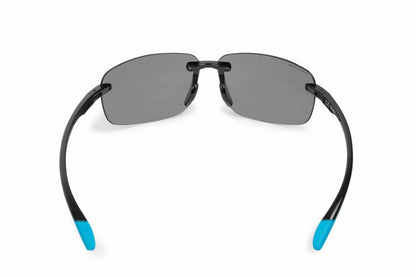 Поляризирани слънчеви очила PRESTON X-LT POLARISED SUNGLASSES - сиви лещи, изглед отзад с черни рамки и сиви лещи.